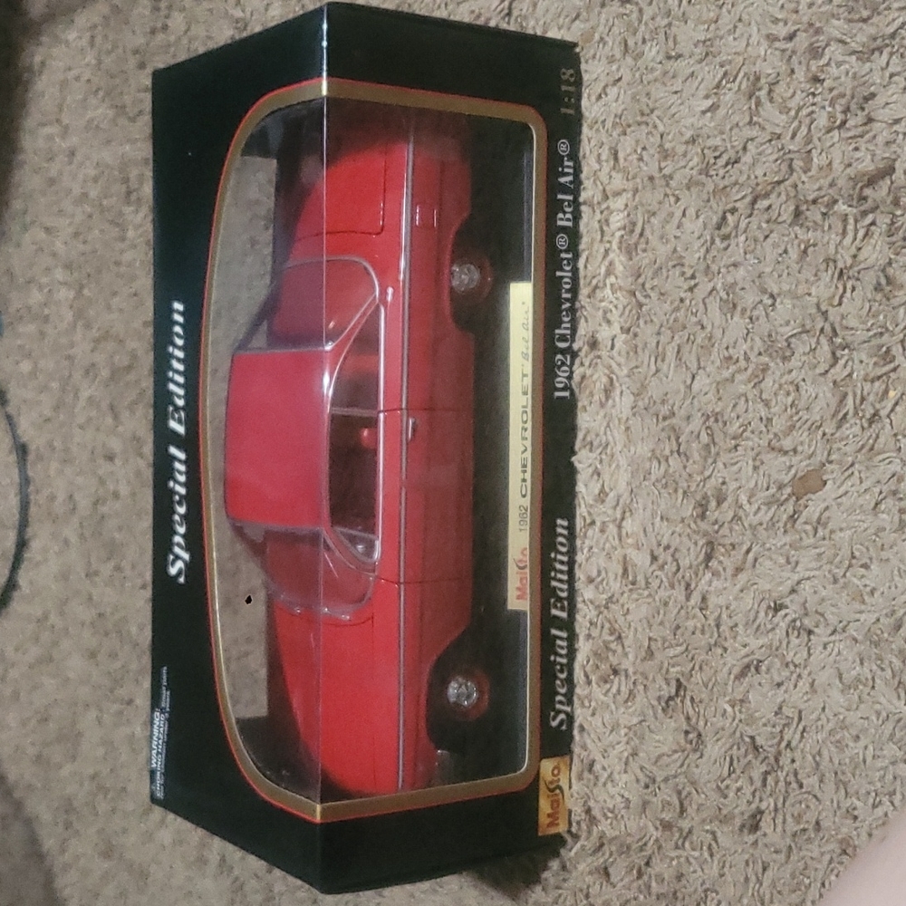 MaiSto Special Edition 1:18 scale model 62' Chevy Bel-Air
